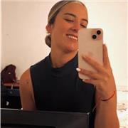 Me defino una persona empatía, simpática, me encantan la enseñanza y los niños.